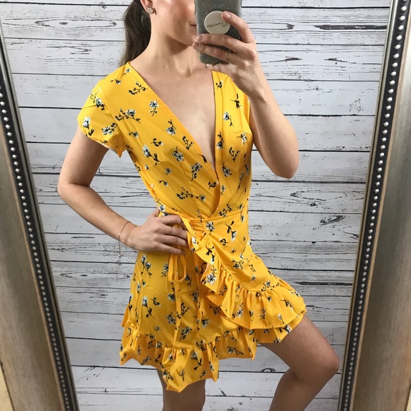 ❗️LAST ONE❗️Boho Yellow Floral Wrap Dress [O] - Picture 7 of 8